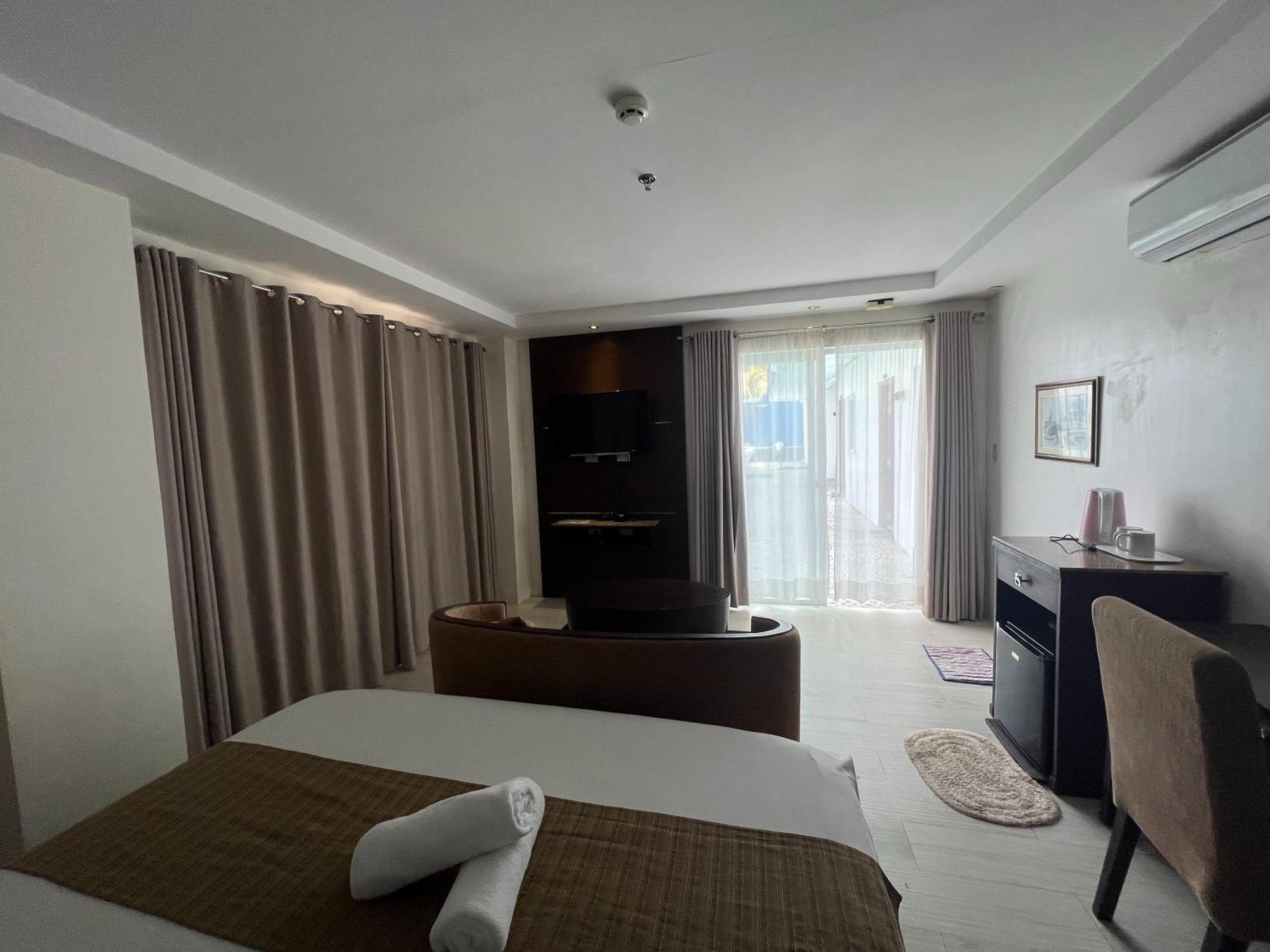 Subiza Beach Resort Olongapo Luaran gambar