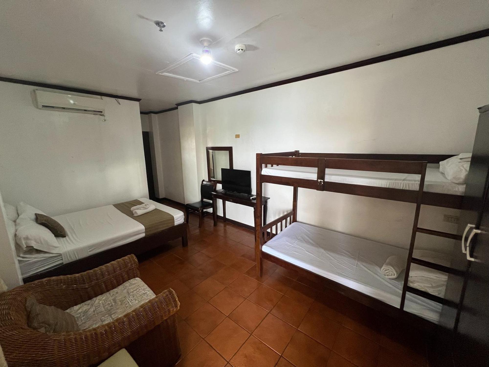 Subiza Beach Resort Olongapo Luaran gambar